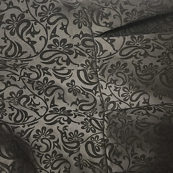 Forever 21+ Ladies Plus-sized Little Black Dress - LBD - Picture 2 of 4